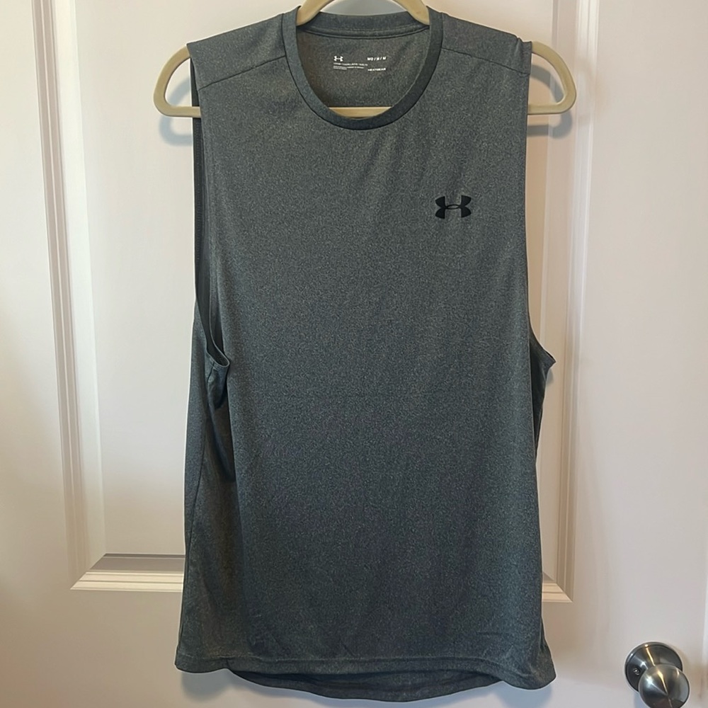 ☀️☀️Under Armour loose fit medium tank.☀️☀️
